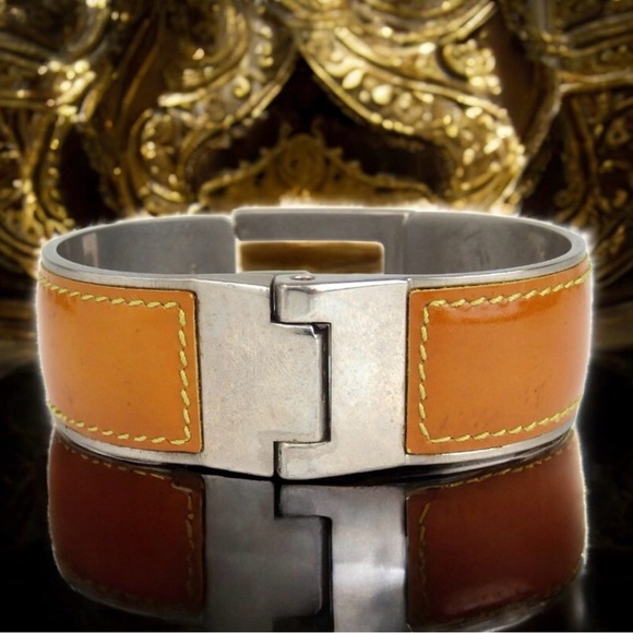 GUCCI Tom Ford Era Bangle Bracelet 😍 - Picture 5 of 13